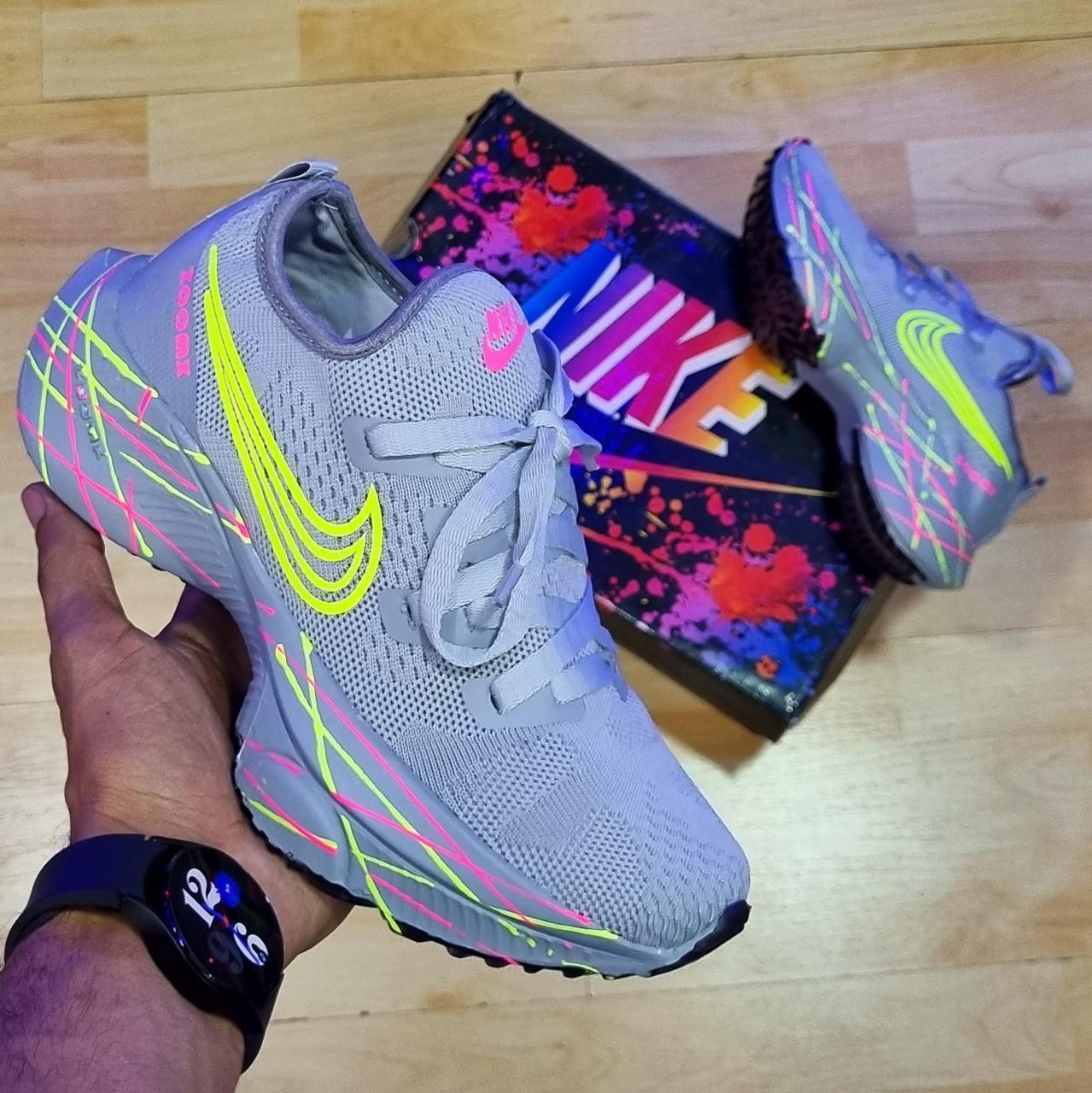 NIKE ZOOMX DAMA